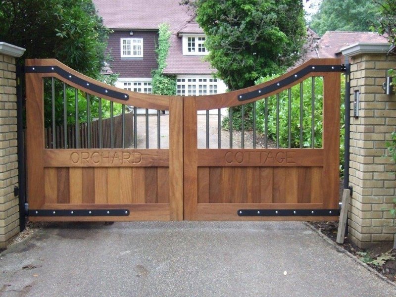 Half Boarded Gates Fitted